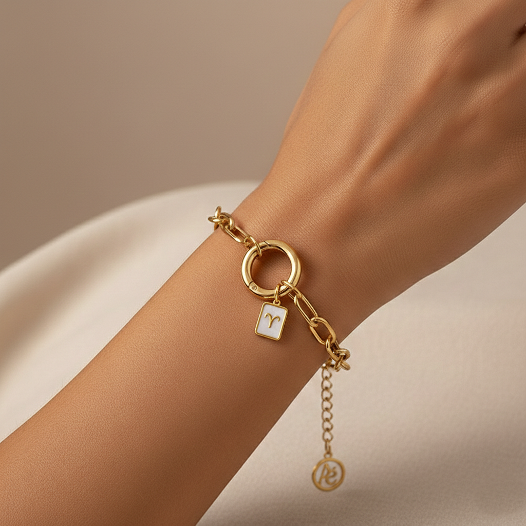 Aurelé Zodiac Charm